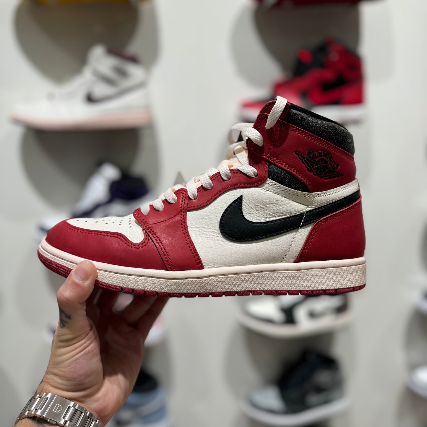 USED Nike Jordan 1 Retro High Lost and Found