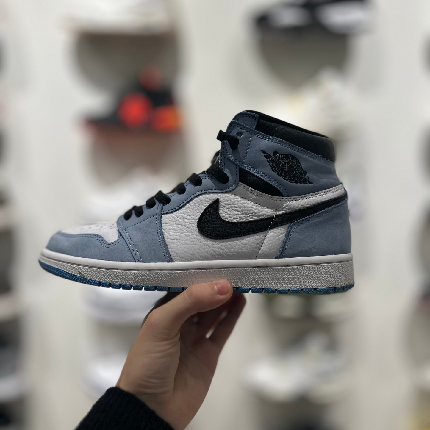 USED Nike Jordan 1 Retro High University Blue