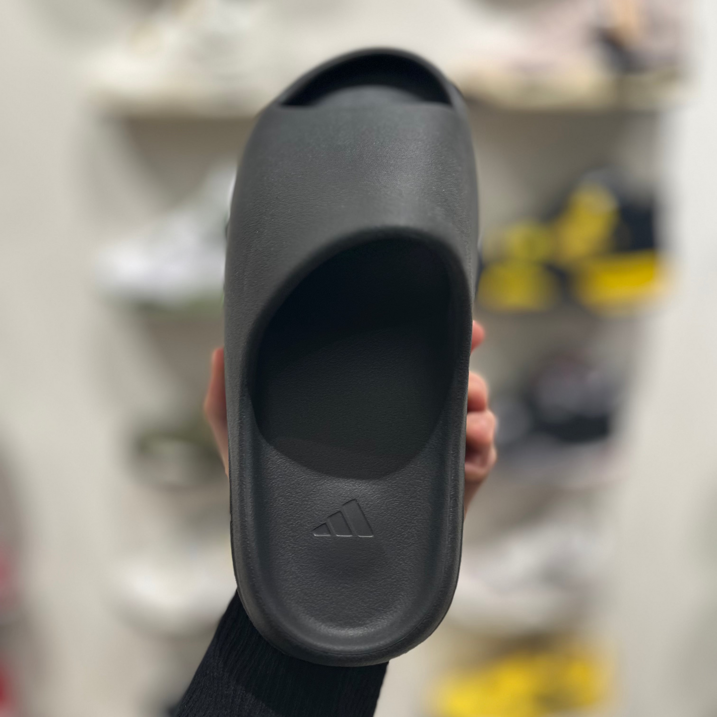 USED Adidas Yeezy Slides Onyx