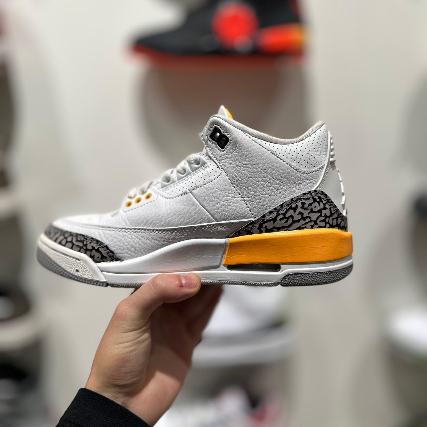 USED Nike Jordan 3 Retro Laser Orange