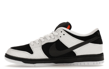 Nike SB Dunk Low TIGHTBOOTH